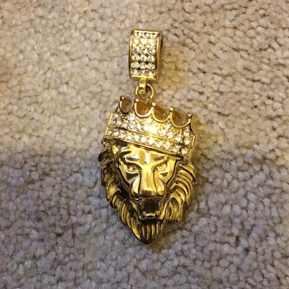 Gold chain with lion  18k every thing